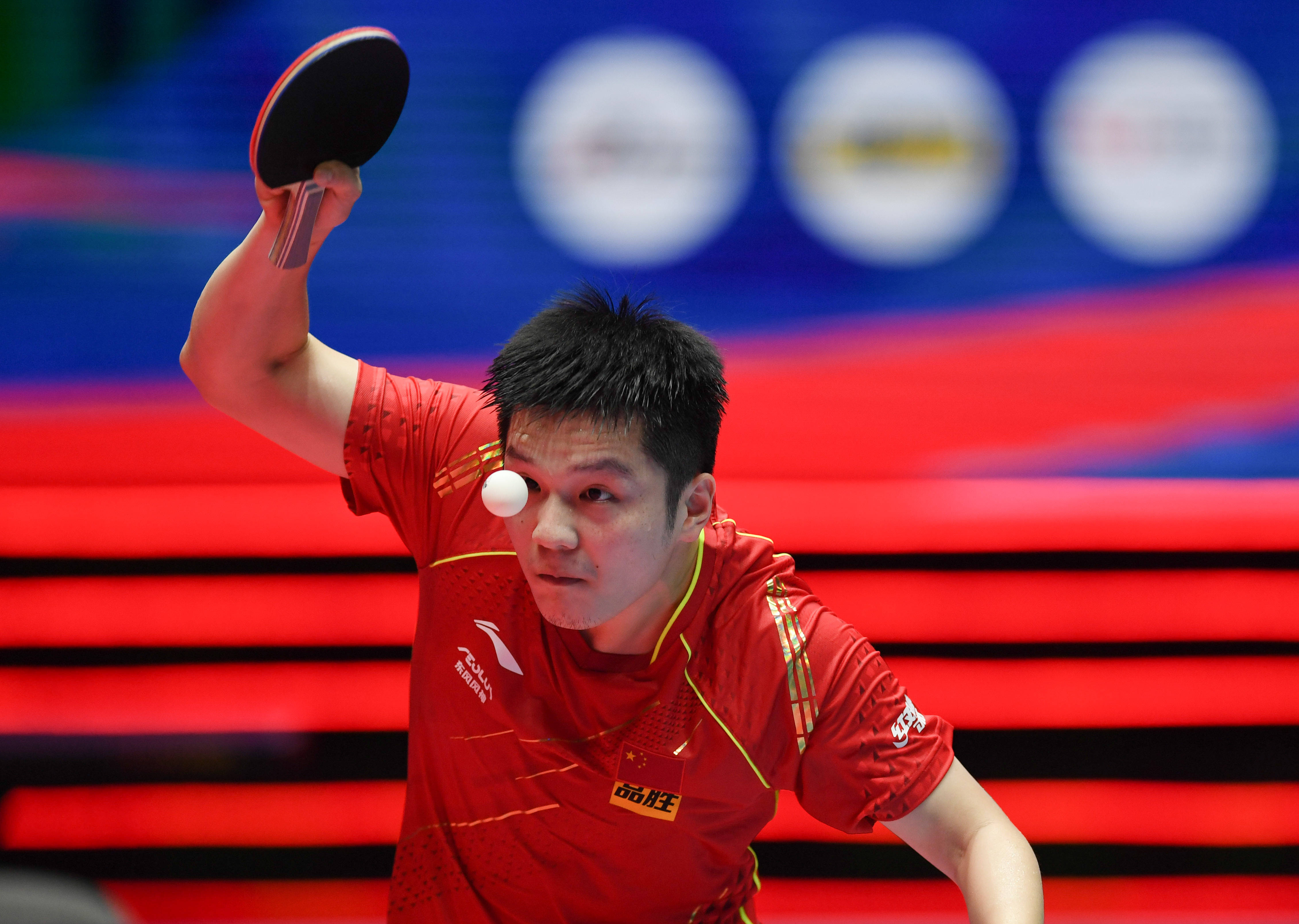 让他一步步 让他一步步