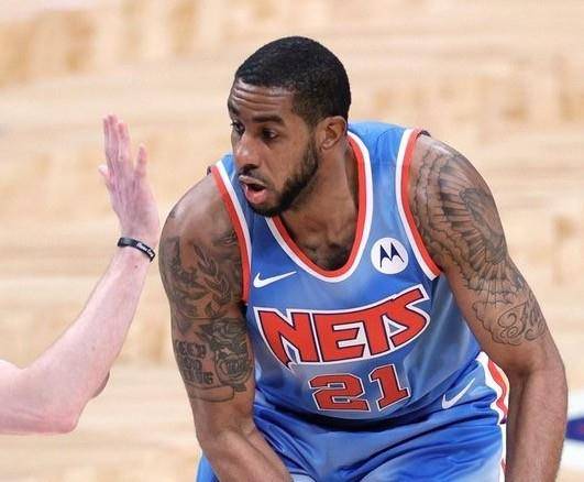 守显得更为 守显得更为