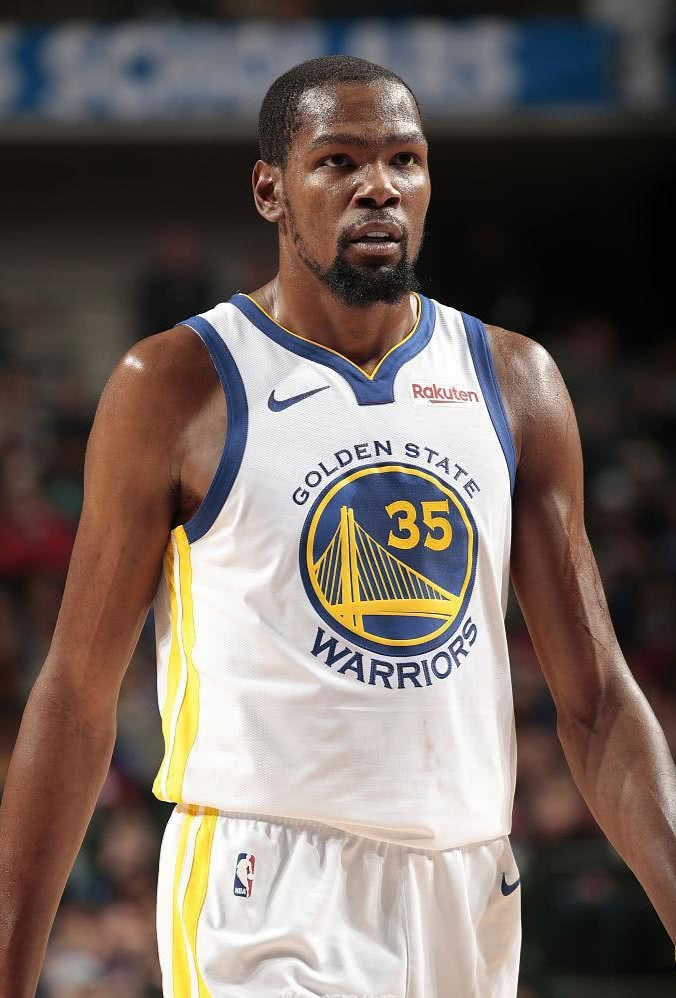 莱万在比赛 莱万在比赛