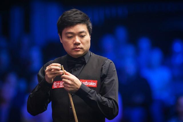 间对运动员 间对运动员